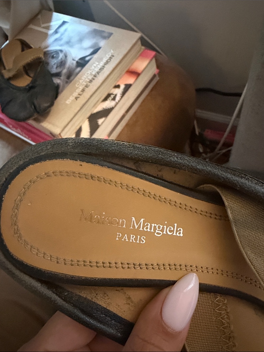 Maison Martin Margiela Black Tabi with Tan Strap - Picture 3 of 7